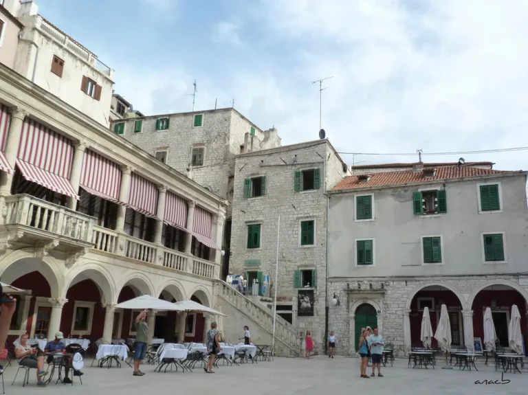 Croácia – diário de viagem – VIII – Šibenik ou a cidade resistente