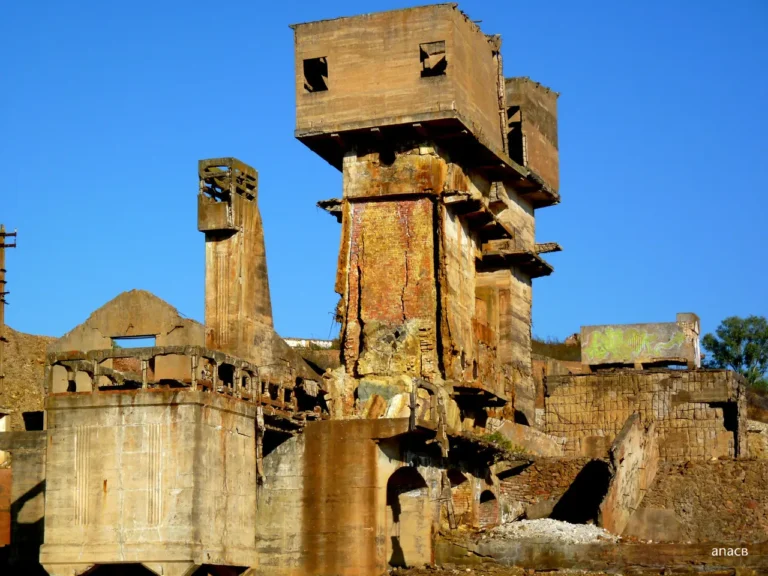 The ruins of Mina de São Domingos