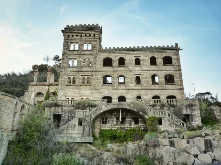 As ruínas das Termas de Radium