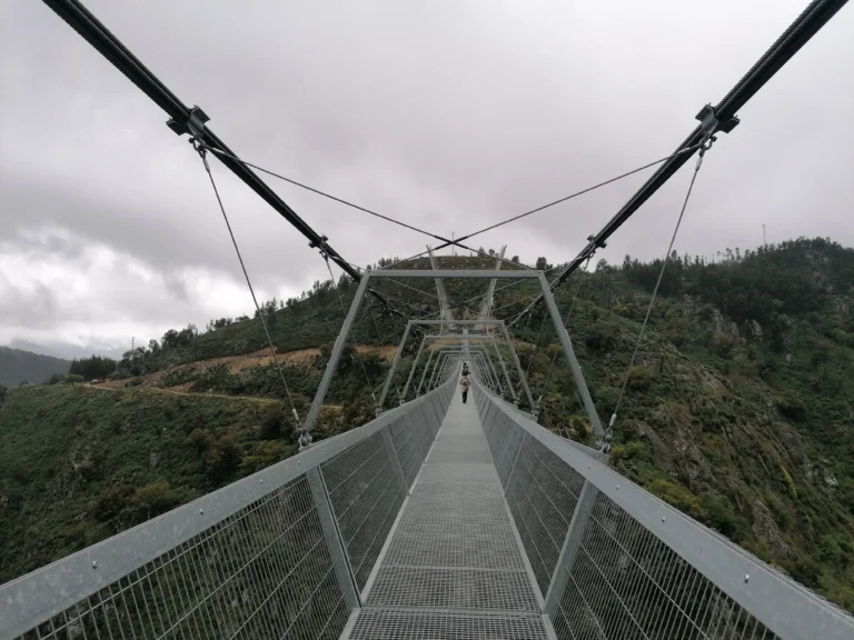A ponte 516 Arouca, passadiços, baloiços e afins