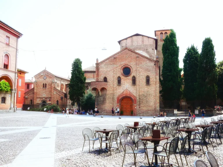 Bolonha: torres, arcadas, e muito charme